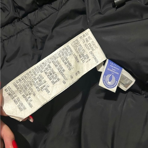 Canada goose women’s jacket - Picture 5 of 9